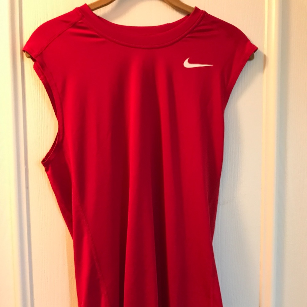 NWOT Nike sleeveless Dri-fit workout shirt